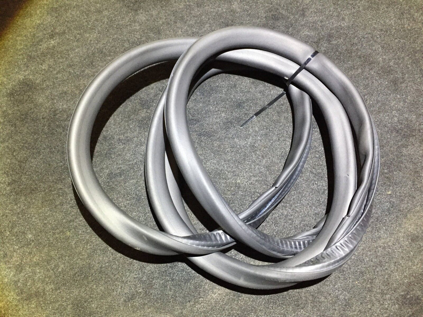 05 06 07 08 Audi A4 Front Right Pass Door Weatherstrip Seal