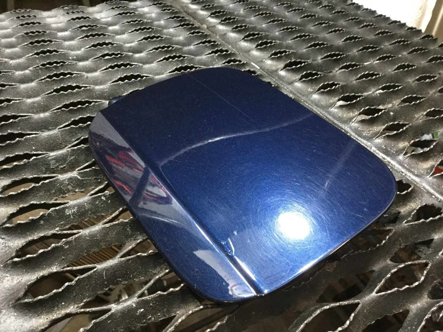 05 06 07 08 Audi A4 B7 Fuel Filler Door Lid OEM