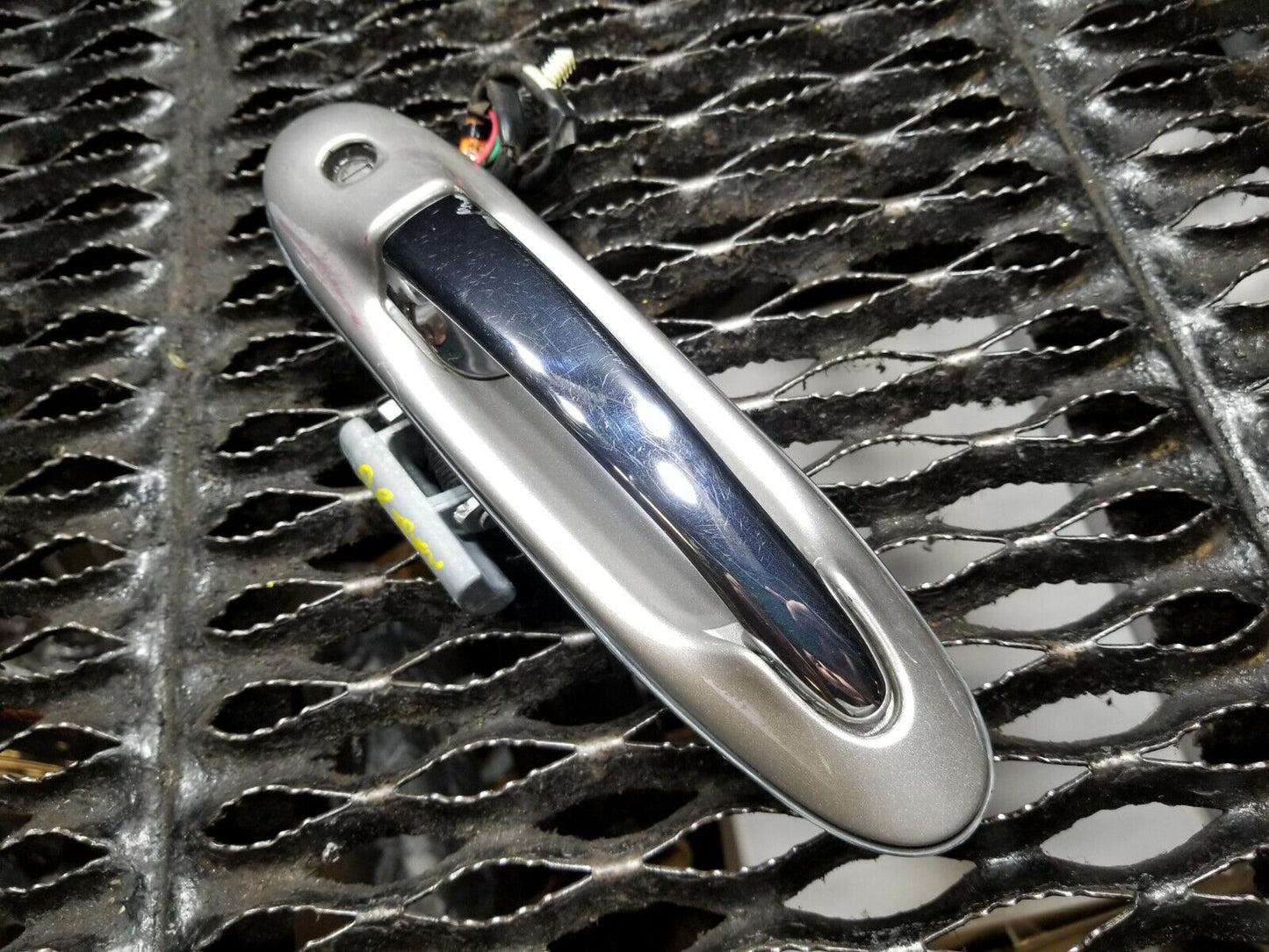 05 06 07 08 09 10 11 Lincoln Town Car Front Left Exterior Door Handle OEM 65k
