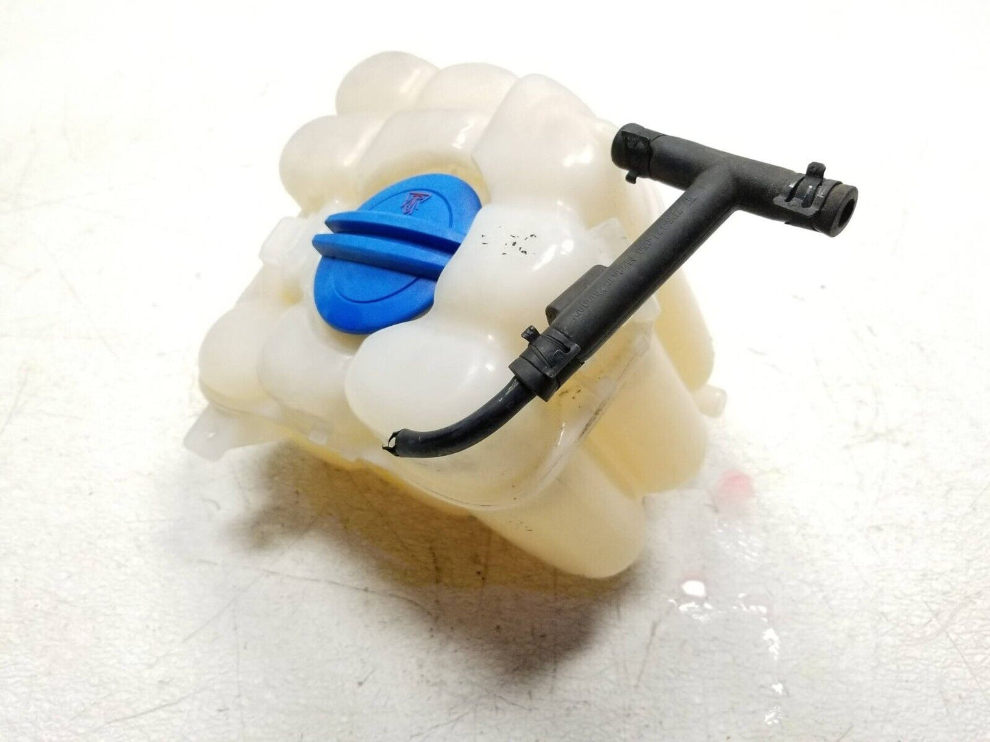 2011 - 2014 Porsche Cayenne 3.6l Engine Coolant Reservoir Bottle OEM