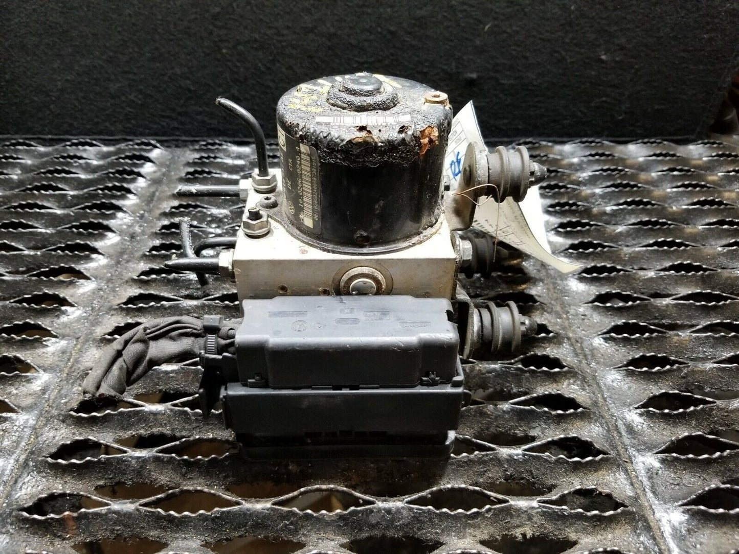 07 2007 VW Eos Golf Anti Lock Brake ABS Pump Module OEM #126