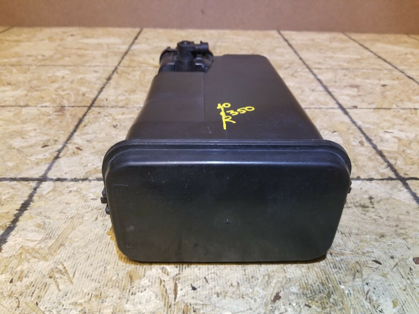 07 08 09 10 Mercedes R350 Fuel Vapor Canister OEM