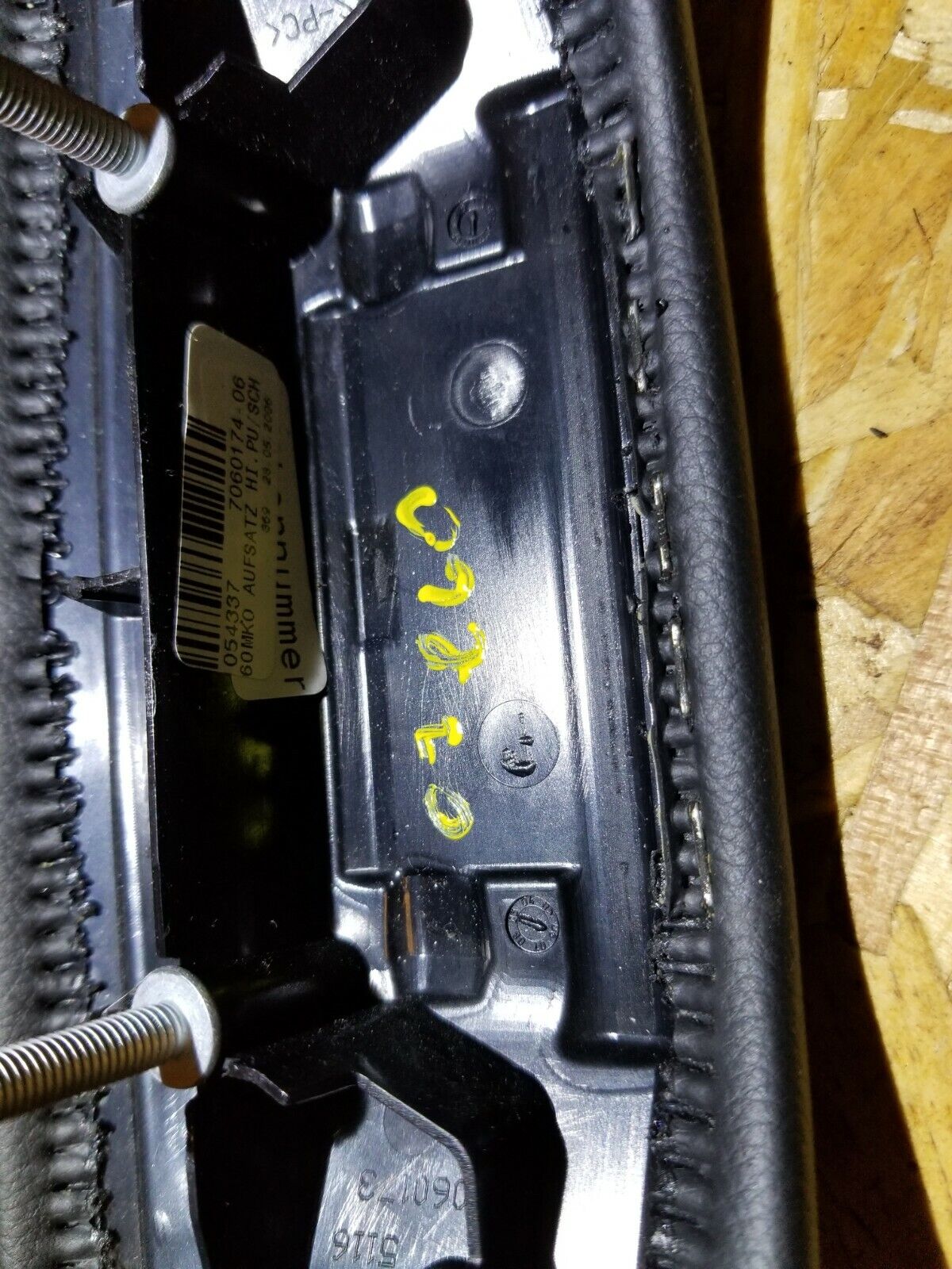 04 05 06 07 BMW 530xi E60 Center Console Arm Rest Armrest Rear Cover OEM