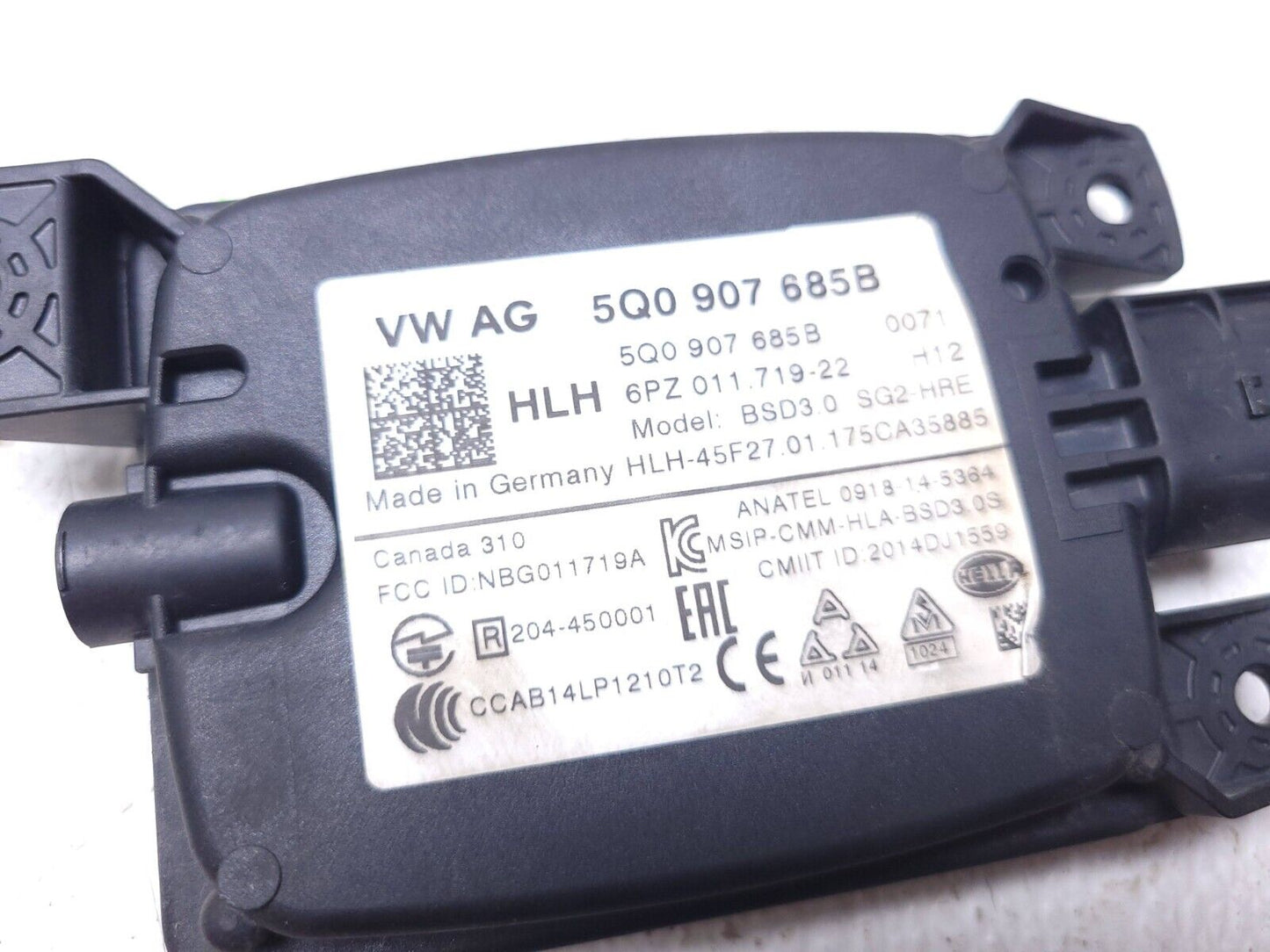 16-19 Volkswagen Passat Rear Blind Spot Radar Sensor Monitor Driver Side Lh OEM