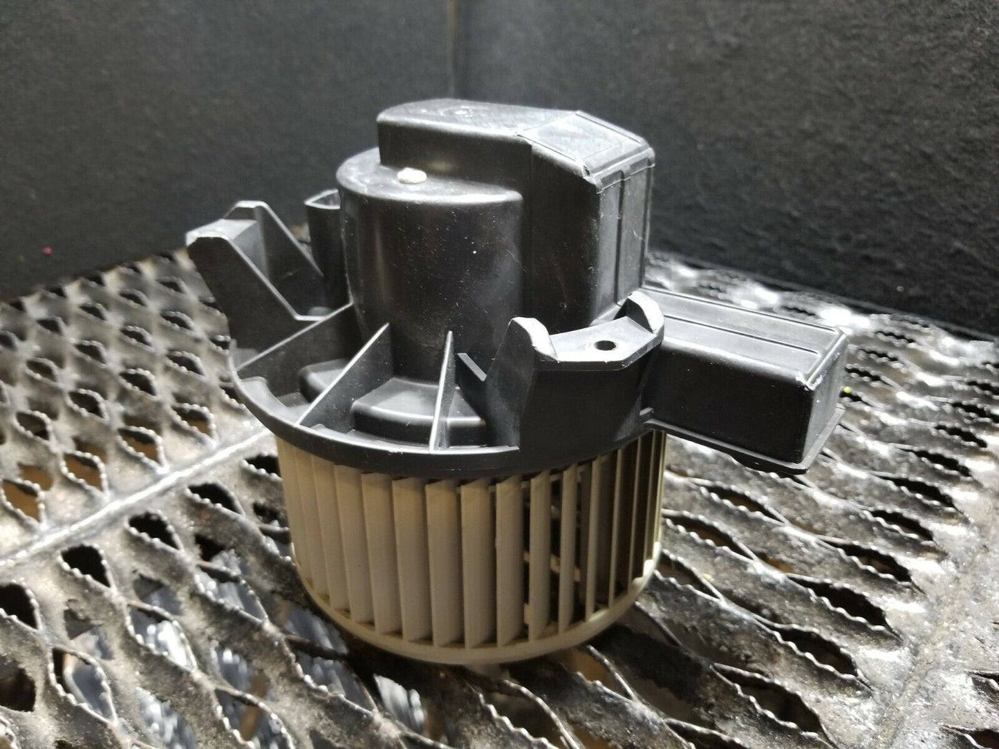 05 06 07 08 09 Ford Mustang Convertible Blower Motor OEM 44k