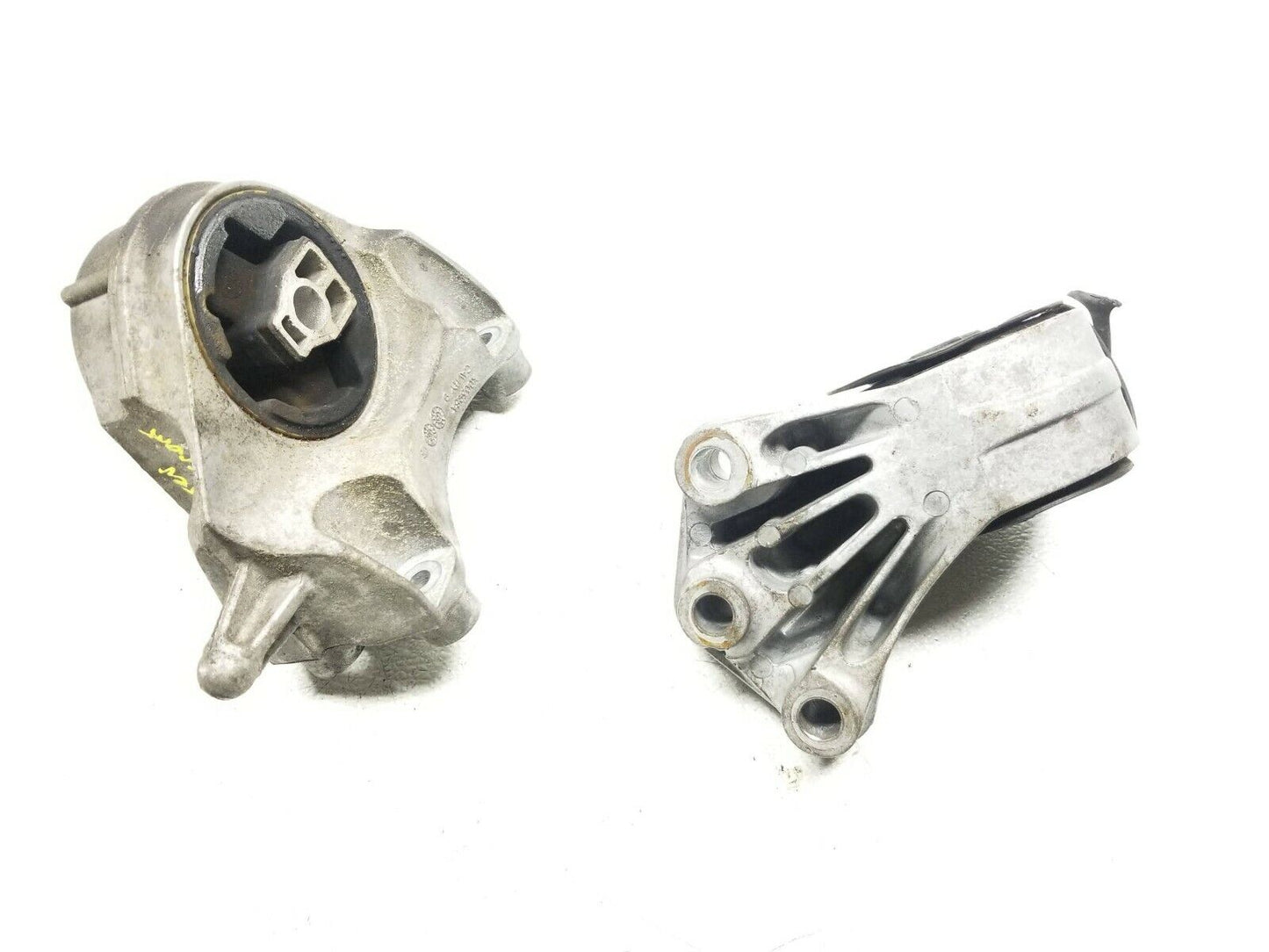14 15 16 17 GMC Terrain 2.4l Engine Mount Pair OEM 14k Miles
