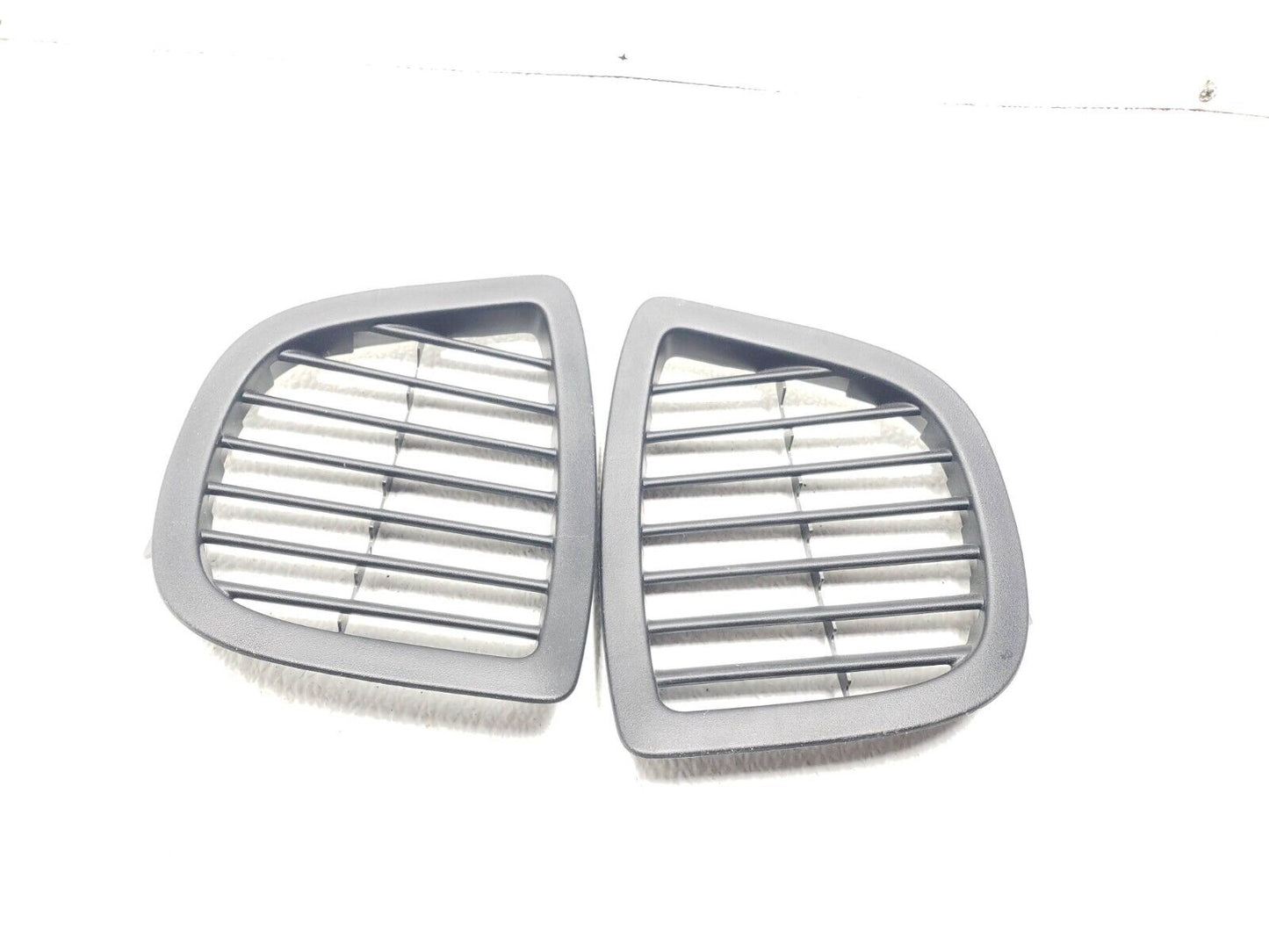 11 12 13 14 Nissan Juke Trunk Air Vent Pair 849531ka0a OEM