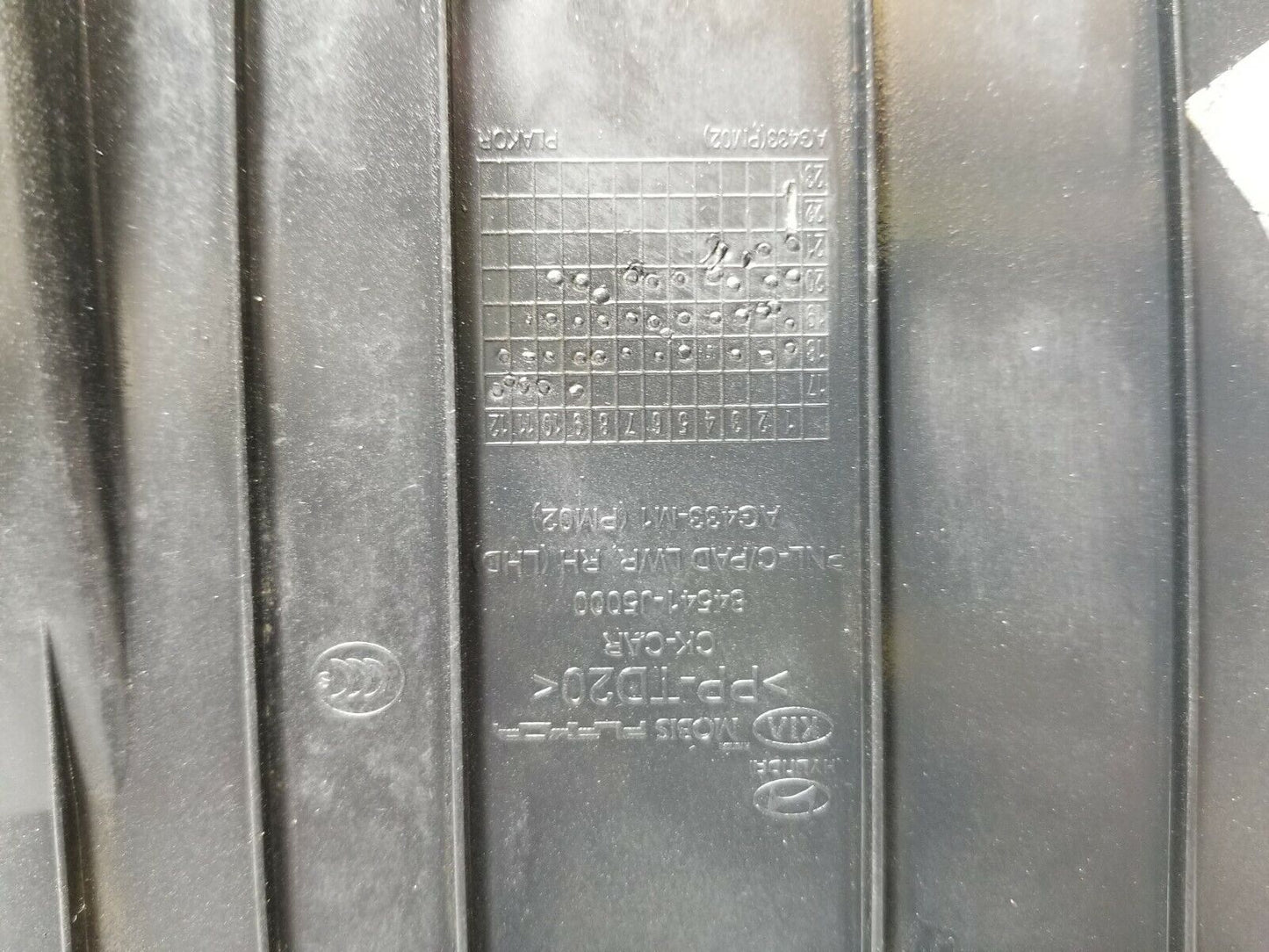 21 22 Kia Stinger Glove Box OEM 312 Miles
