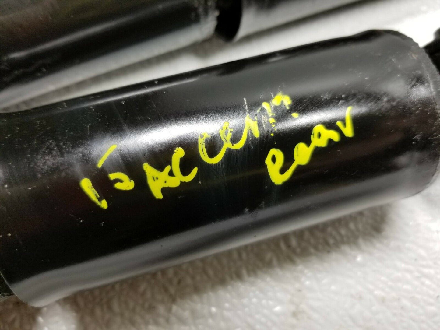 15 16 17 Hyundai Accent Rear Shock Strut Absorber Pair OEM