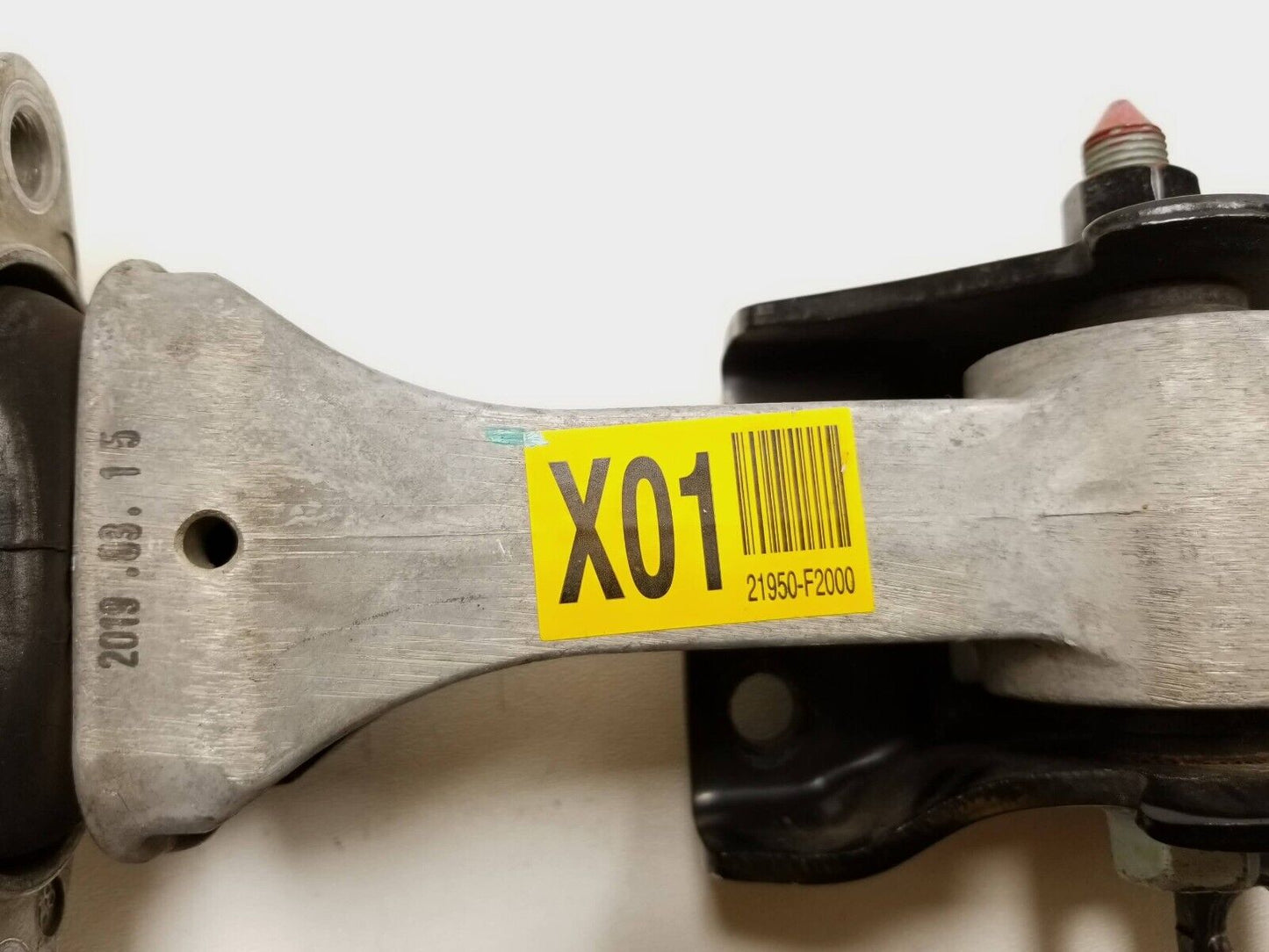 18-21 Hyundai Kona Engine Mount Torque Strut 21950-f2000 OEM 29k Miles