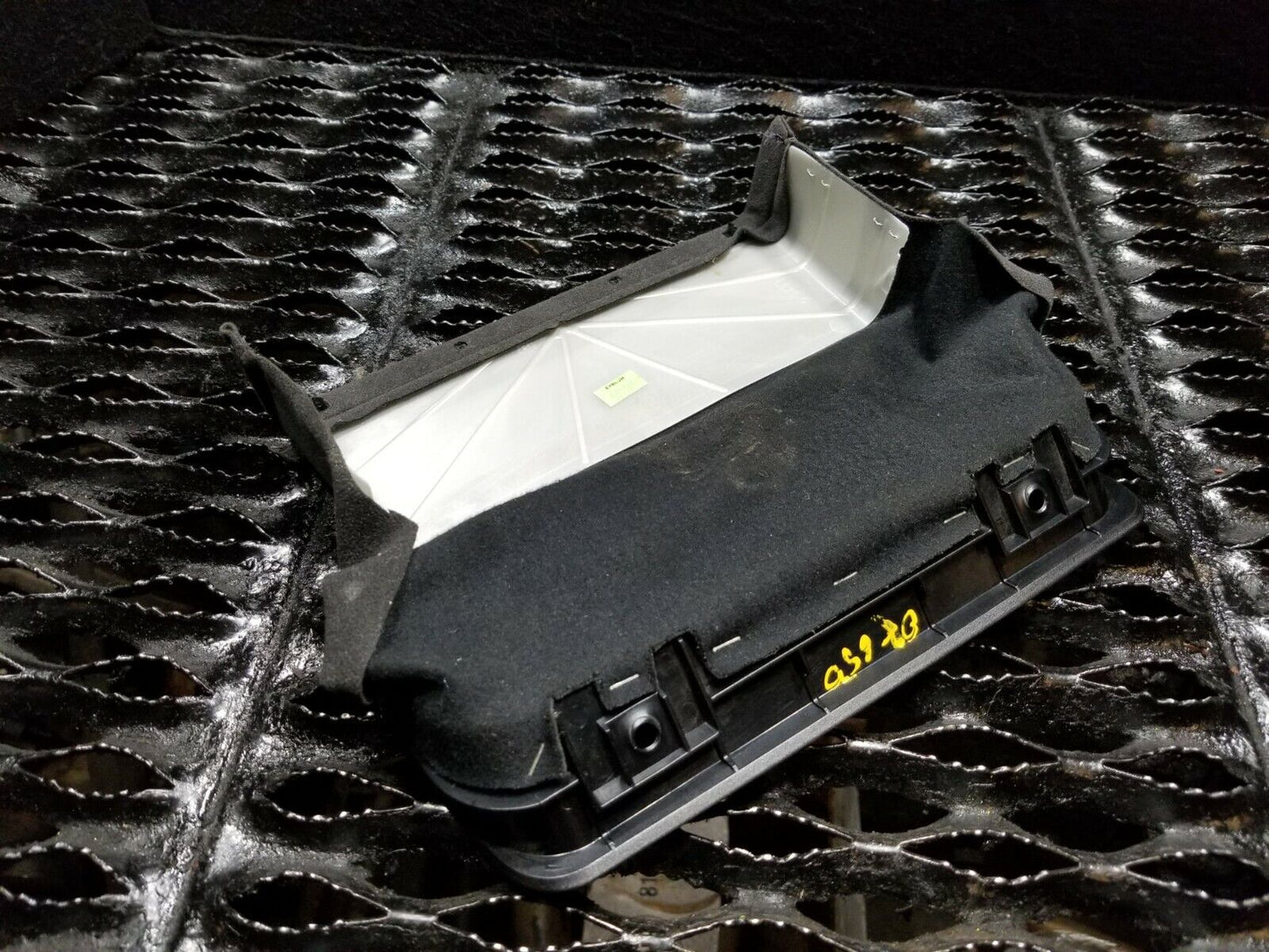 06 07 08 09 10 BMW 650i E63 Steering Wheel Column Housing Clamshell Trim OEM