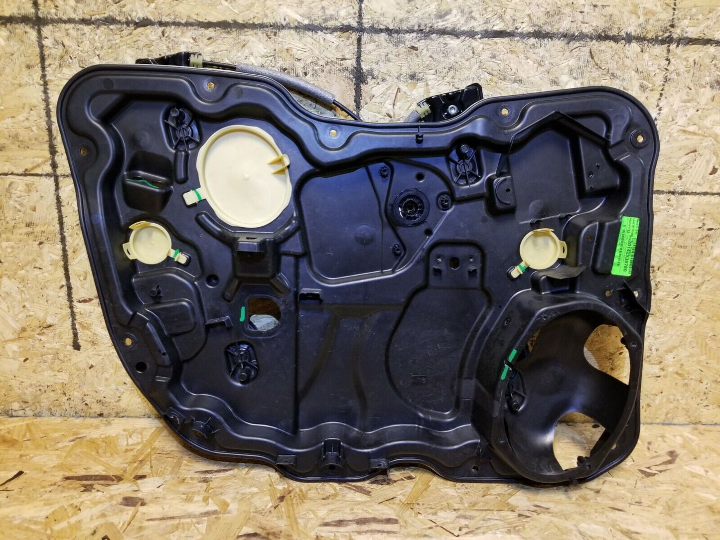 14 15 16 17 Jeep Cherokee Front Door Regulator Panel Driver Side Left OEM