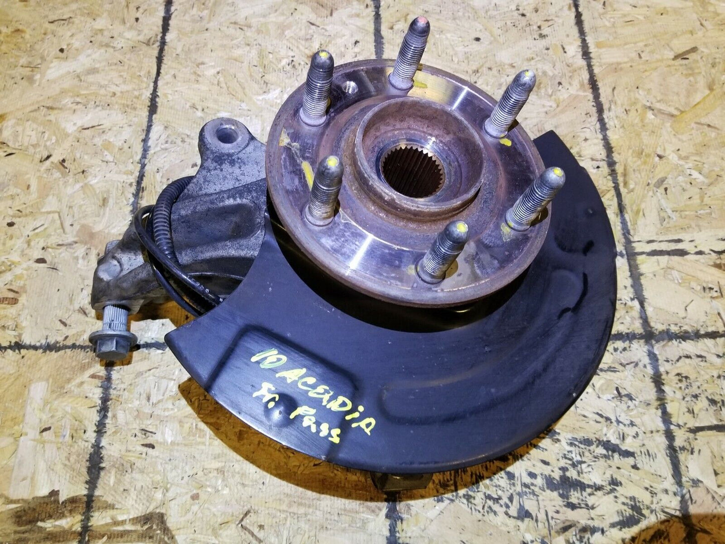 13 14 15 GMC Acadia Passenger Right Front Spindle Knuckle OEM