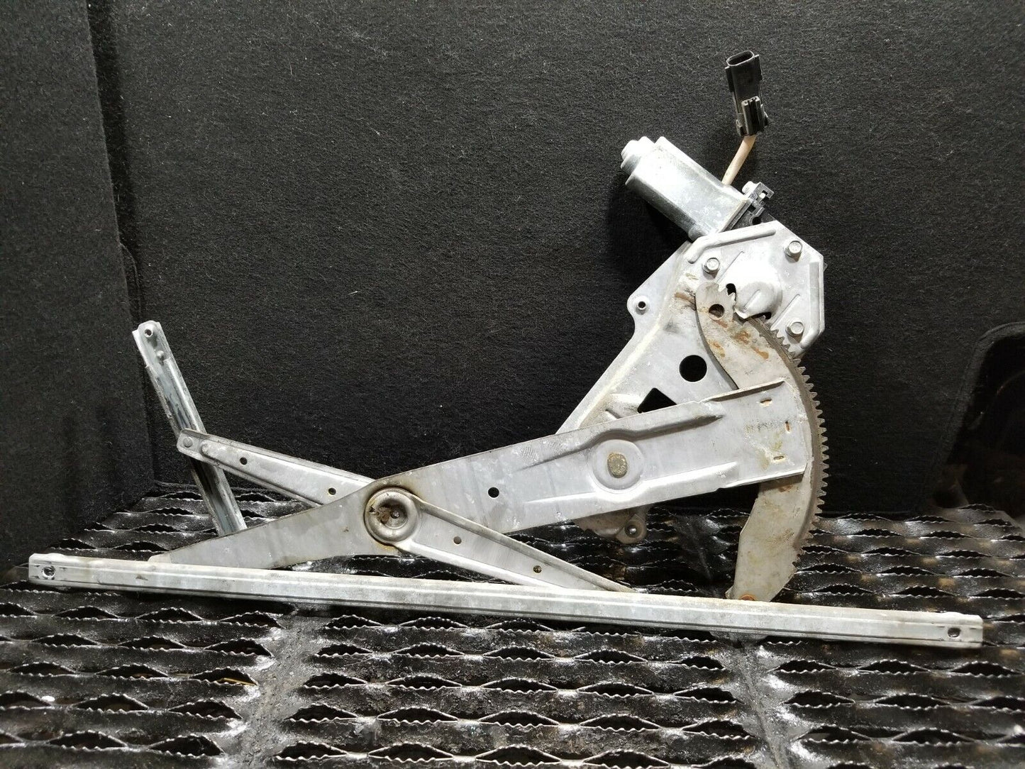 04 05 06 Chrysler Sebring Convertible Front Passenger Window Motor Regulator OEM