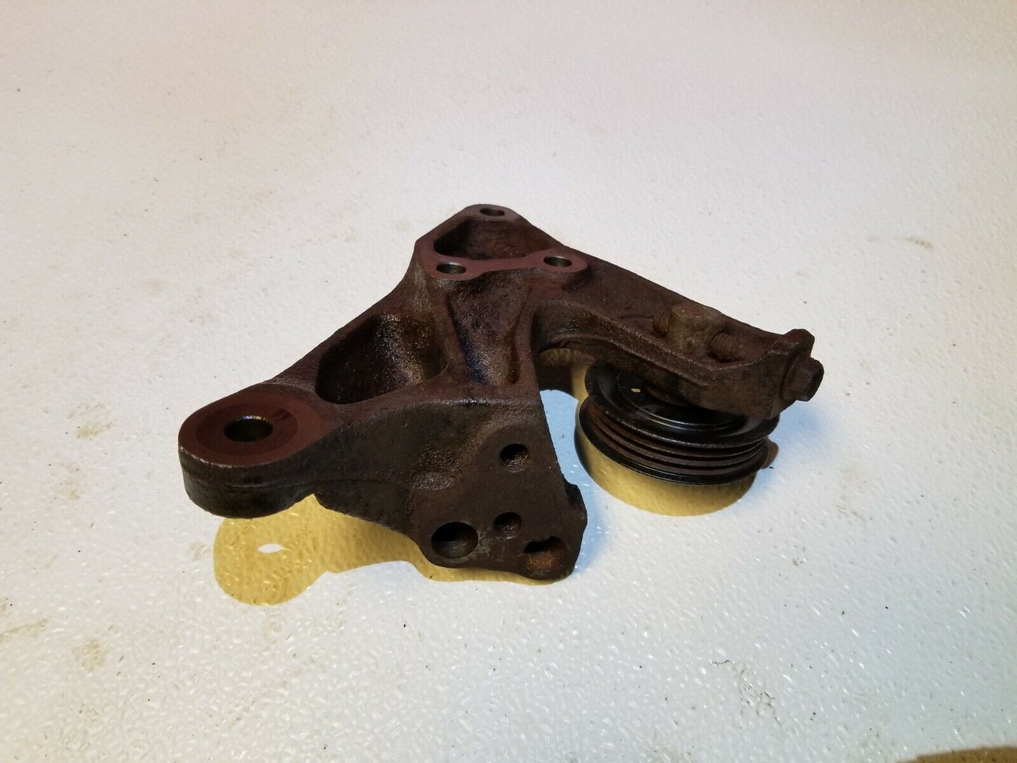 04 05 06 Scion Xa 1.5l Pulley W/ Bracket OEM 1nz-fxe