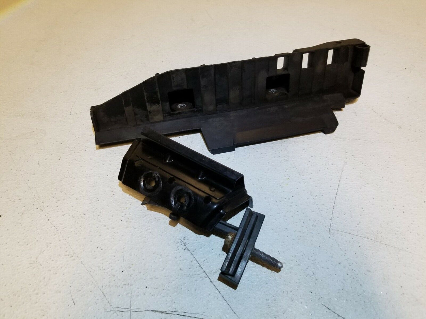 06 07 08 Audi A4 Battery Tray Holder Bracket OEM 85k Miles