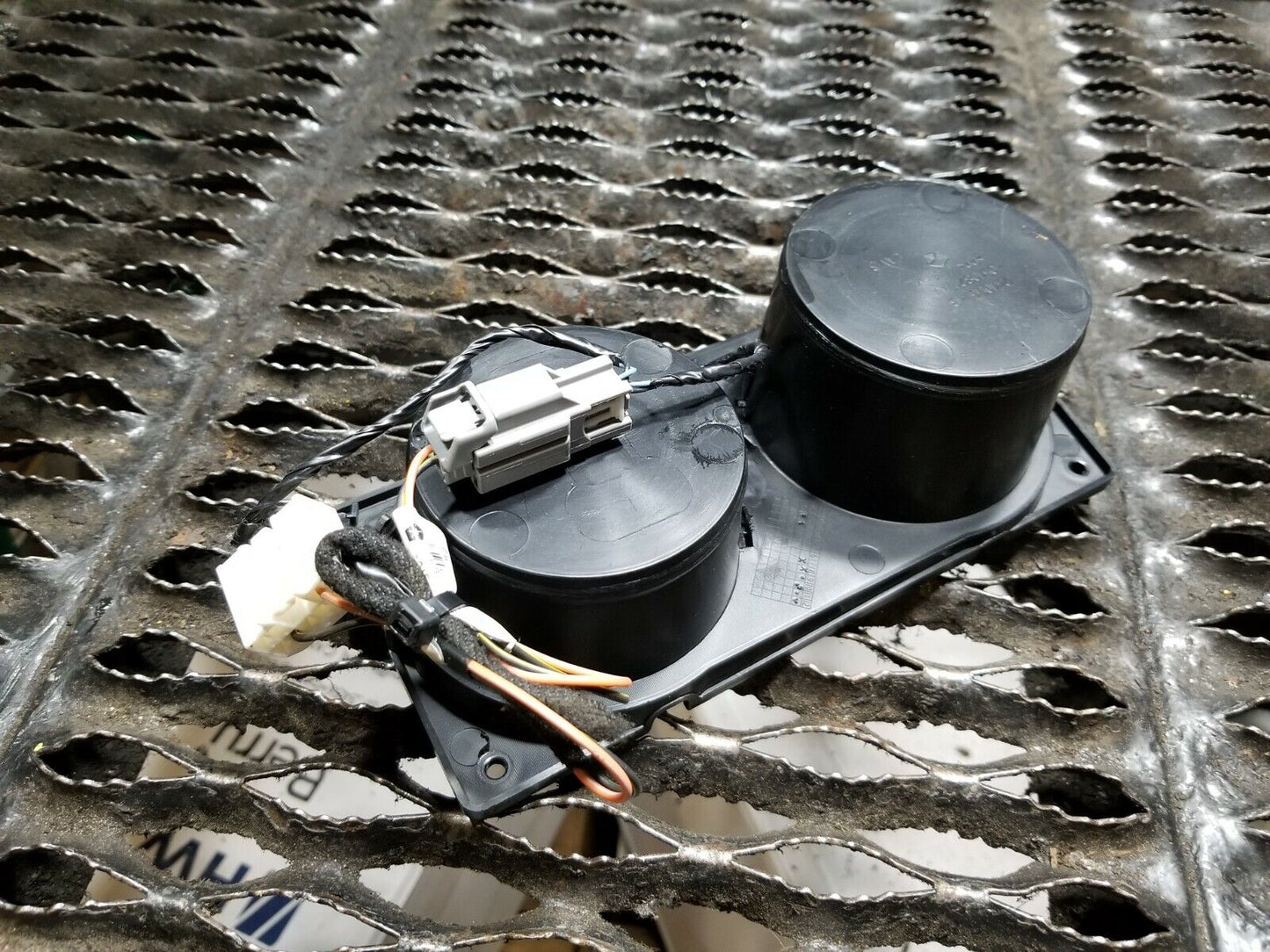 12 13 14 15 16 Jeep Patriot Center Console Cup Holder OEM 54k Miles