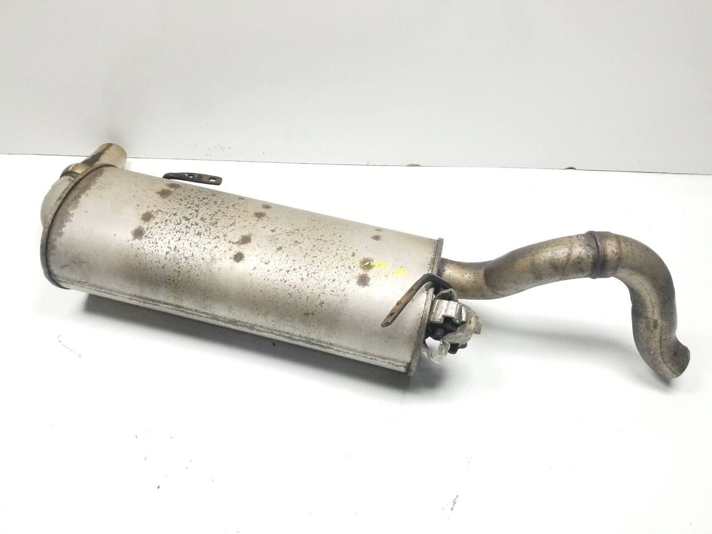 12 - 16 Dodge Grand Caravan Exhaust Muffler Resonator Middle OEM