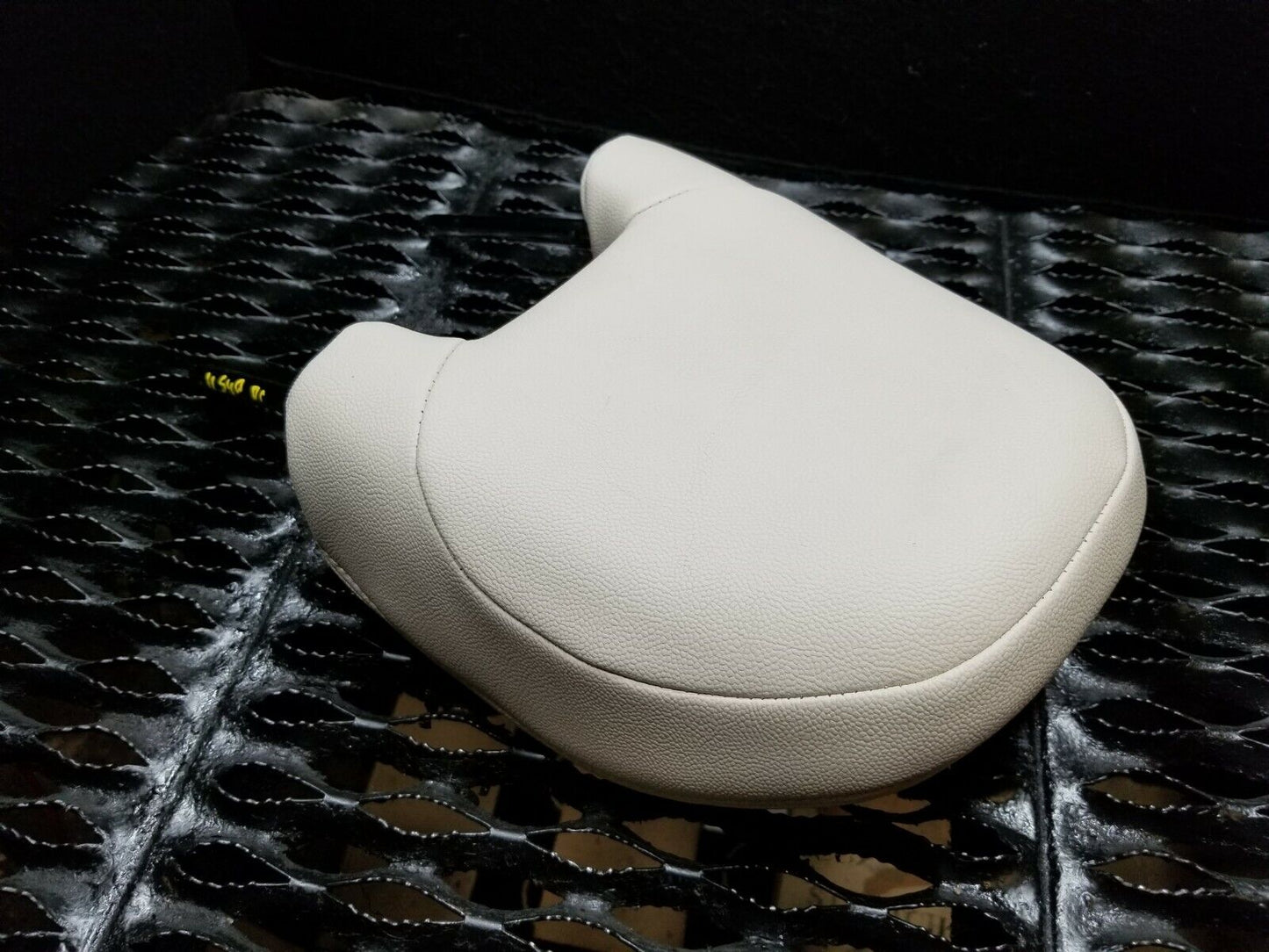 05 06 07 08 09 10 11 Volvo S40 Front Left Driver Seat Headrest Head Rest OEM