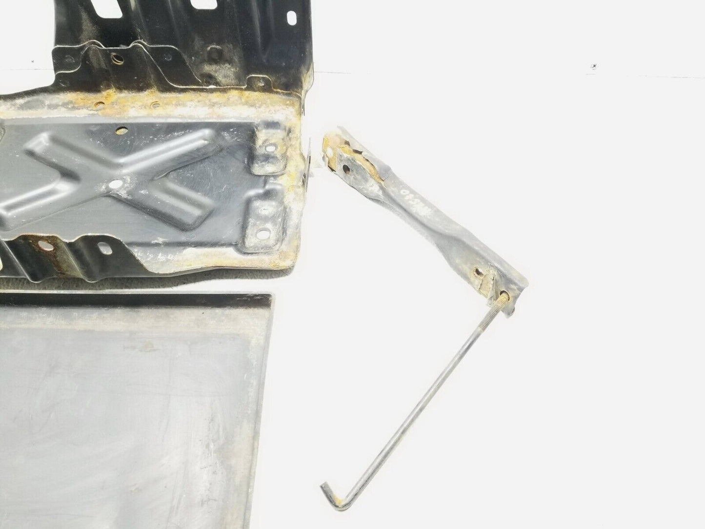 2007 - 2013 Suzuki SX4 Battery Tray Holder OEM 70k Miles