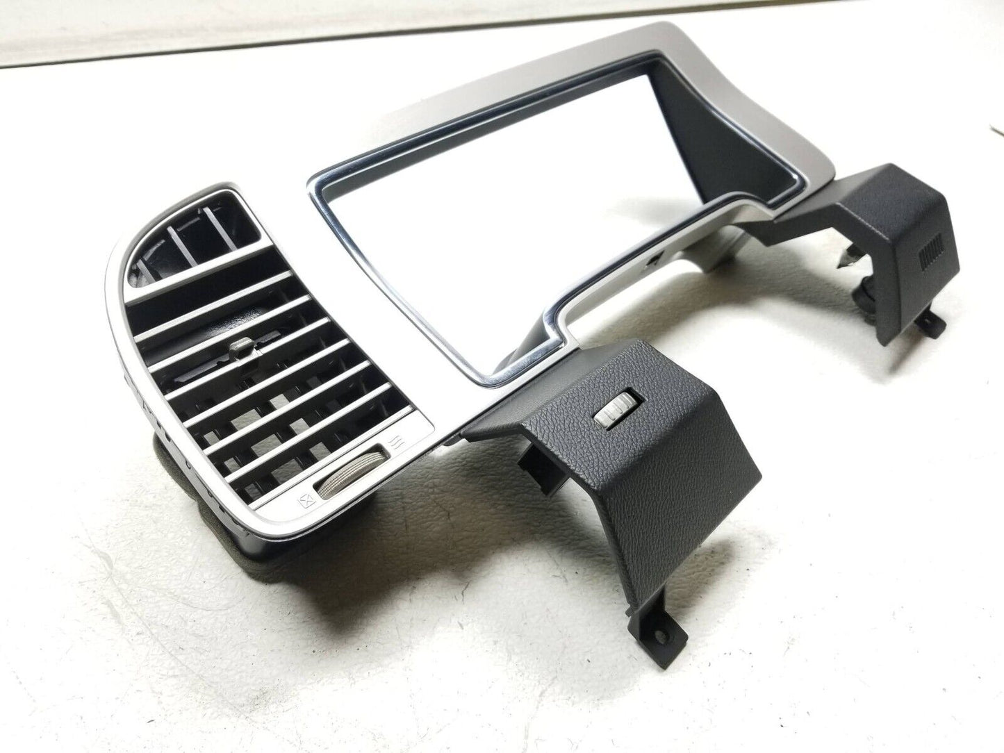 07 08 09 10 11 12 13 Lincoln Navigator Speedometer Instrument Bezel Cover OEM
