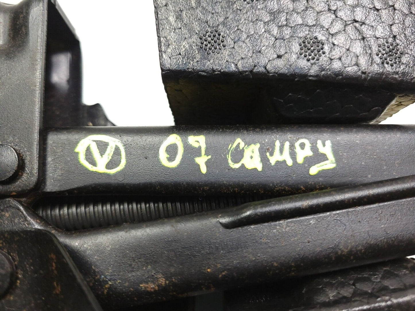 2007-2011 Toyota Camry Spare Tire Jack 09111-aa010 OEM