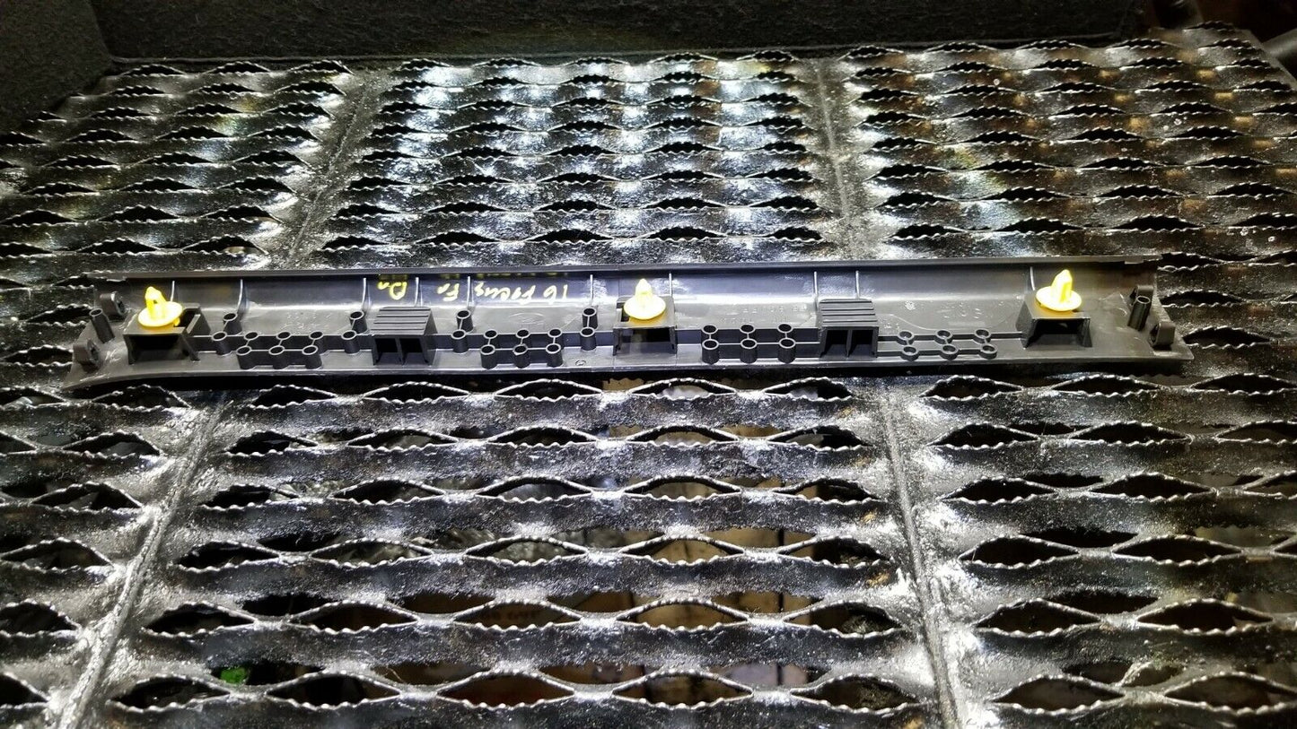 15 16 17 18 Ford Focus Front Left Driver Door Sill Scuff Plate OEM 14k