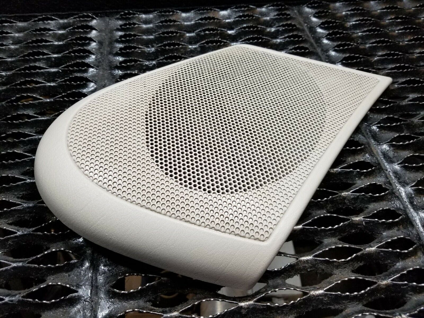 04 05 06 Chrysler Sebring Convertible Front Driver Speaker Grille Cover OEM