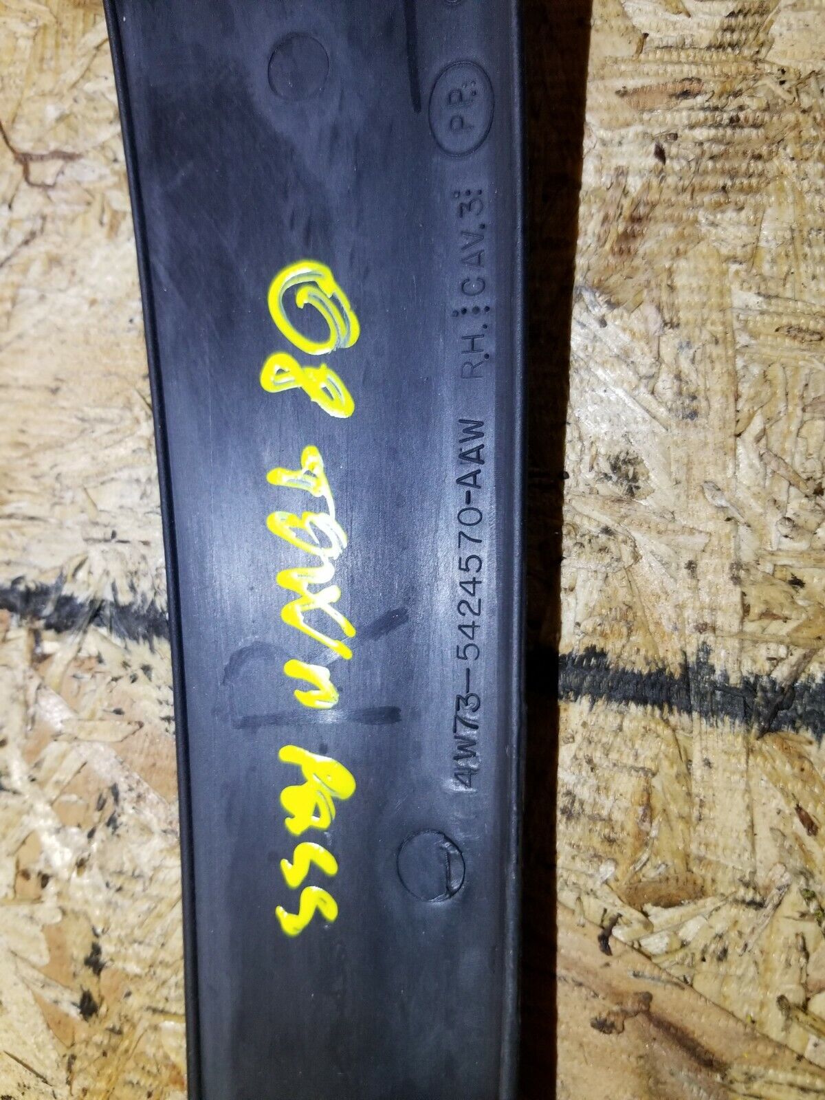 07 08 09 10 11 Lincoln Town Car Right Pass Side B Pillar Post Trim Molding OEM