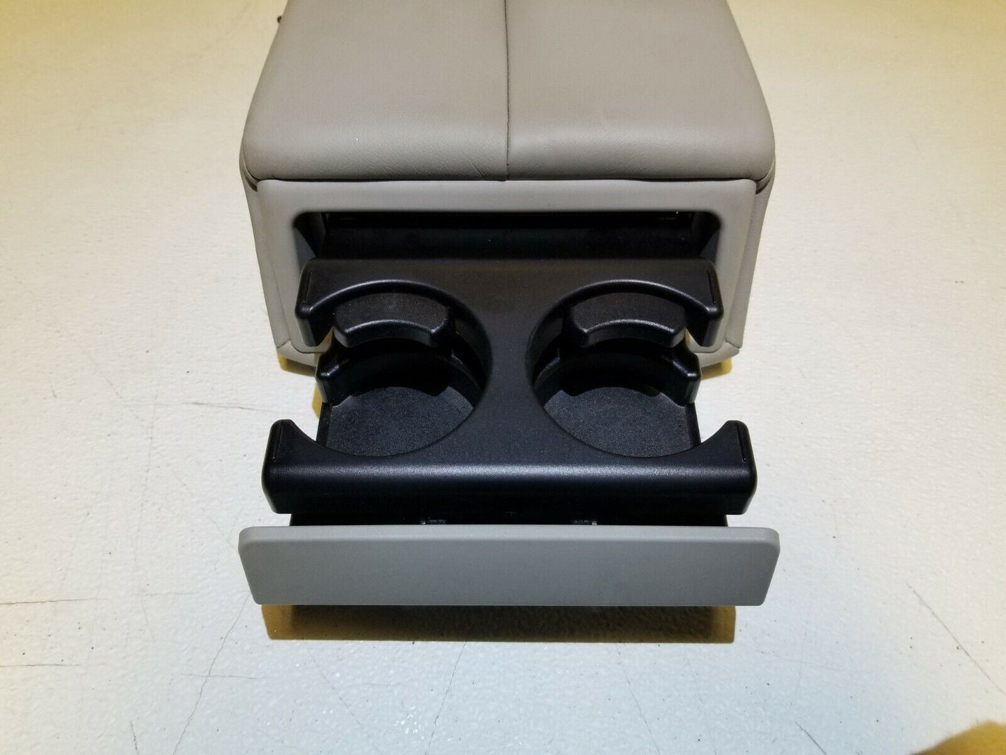 06 07 08 Acura Rl Rear Seat Armrest W/ Cup Holder OEM