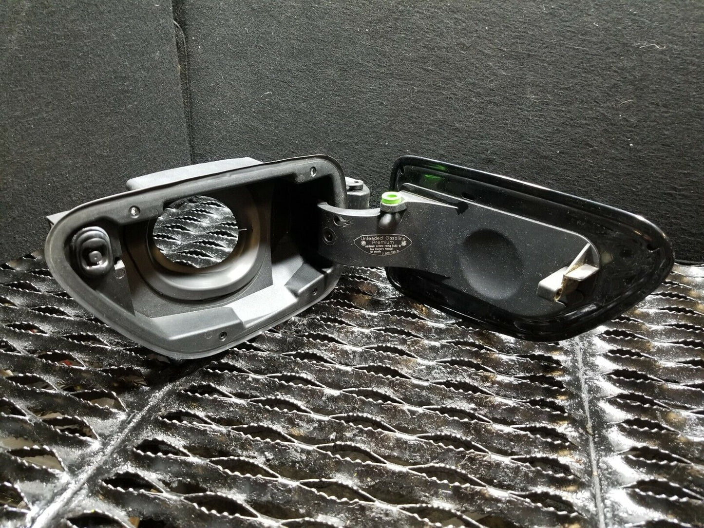 06 07 08 09 10 BMW 650i E63 Fuel Door Lid Filler OEM