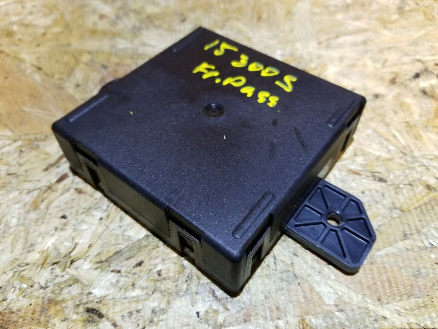 12 13 14 15 16 17 Chrysler 300 Front Right Pass Door Control Module OEM 43k