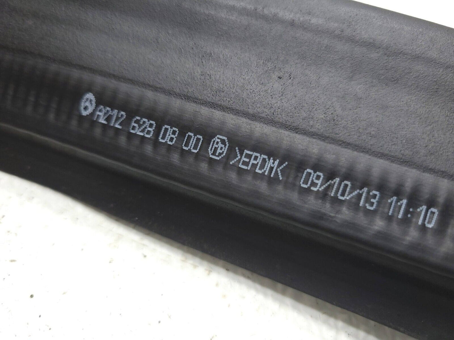 11 - 16 Mercedes E350 W212 Engine Bay Cowl Rear Center Weatherstrip Seal OEM