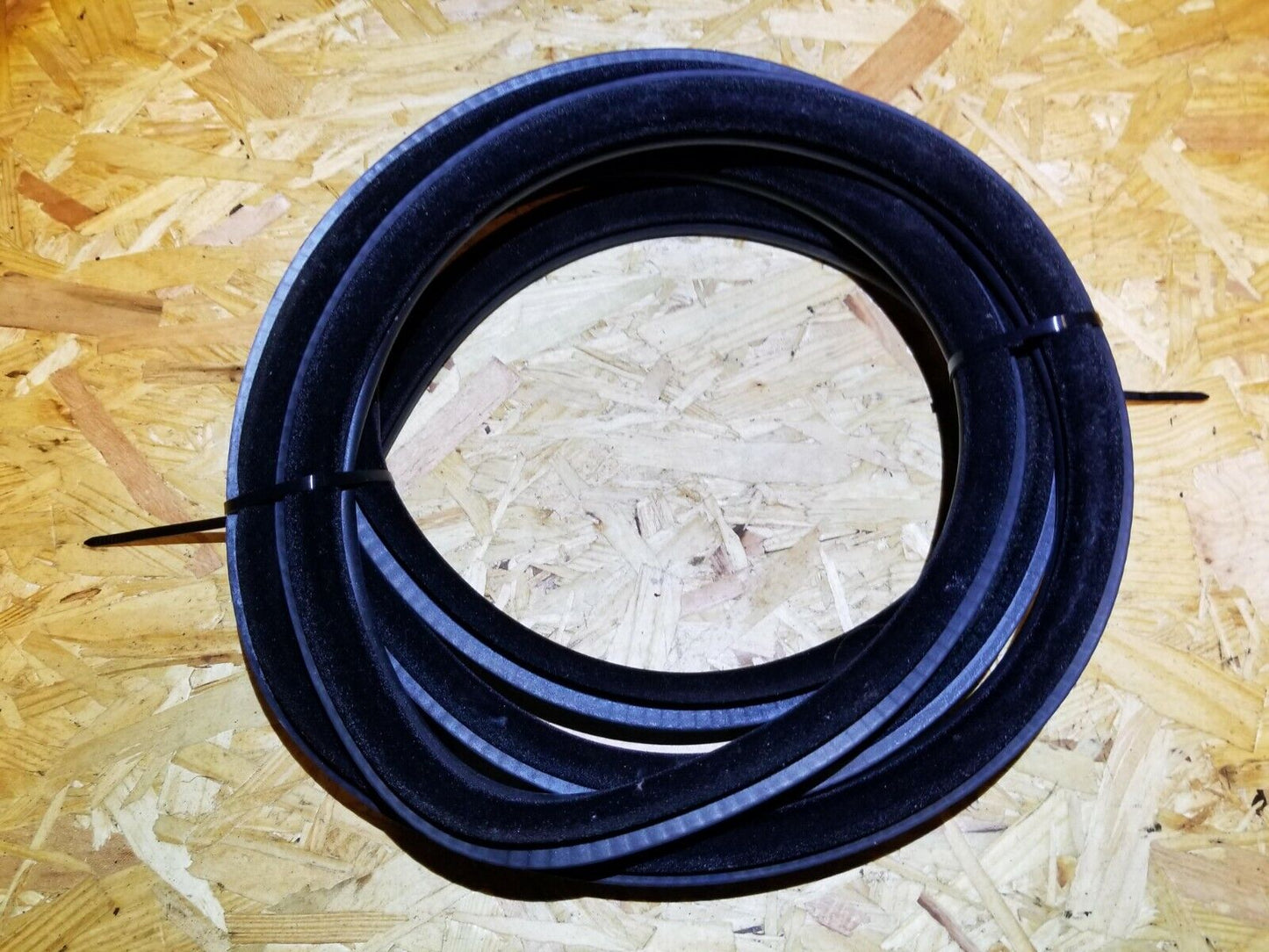 04 05 06 07 BMW 530xi E60 Rear Door Weatherstrip Seal Passenger Side Right OEM