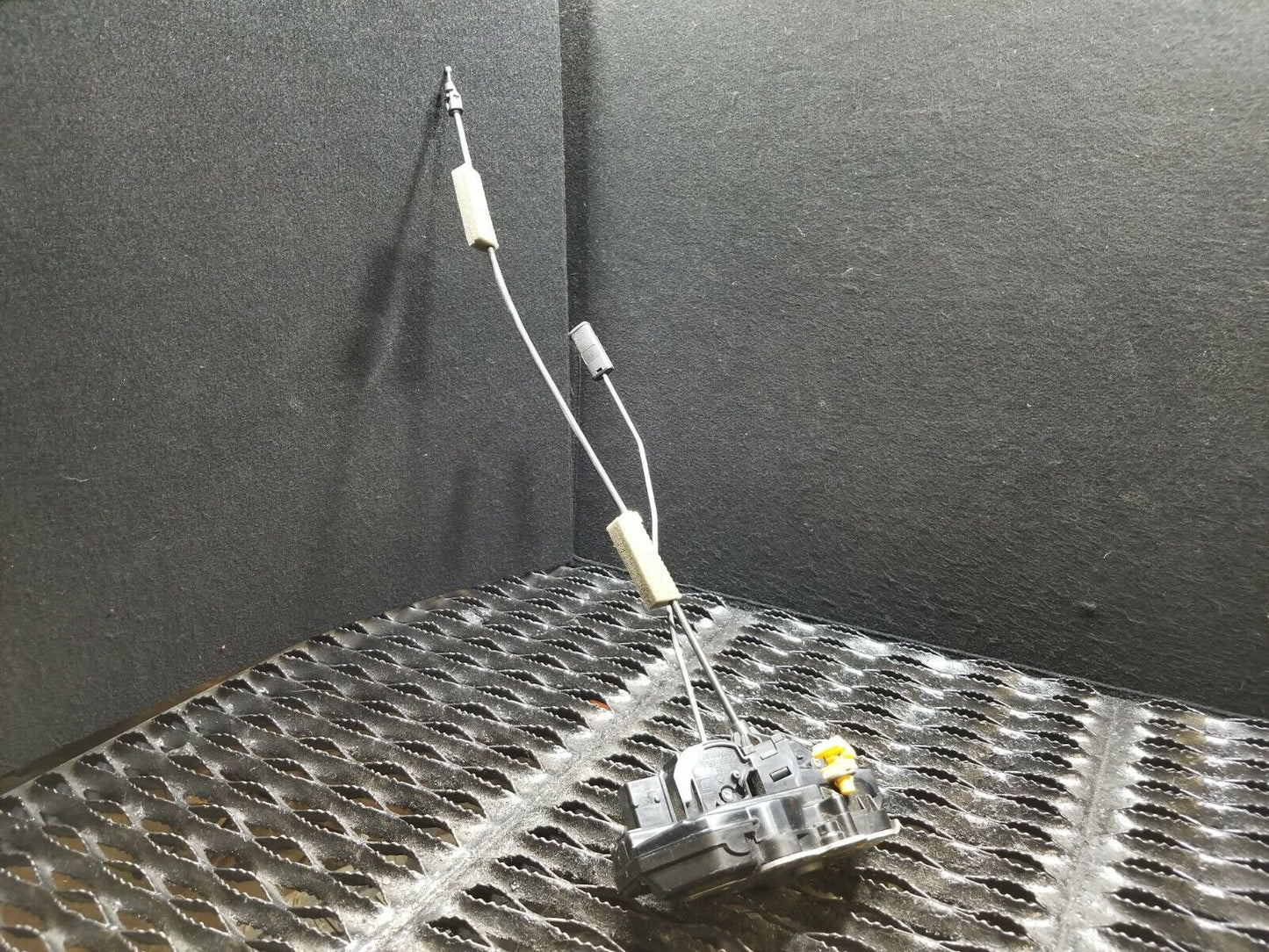 07 08 09 10 11 12 GMC Acadia Right Passenger Rear Door Lock Latch Actuator OEM