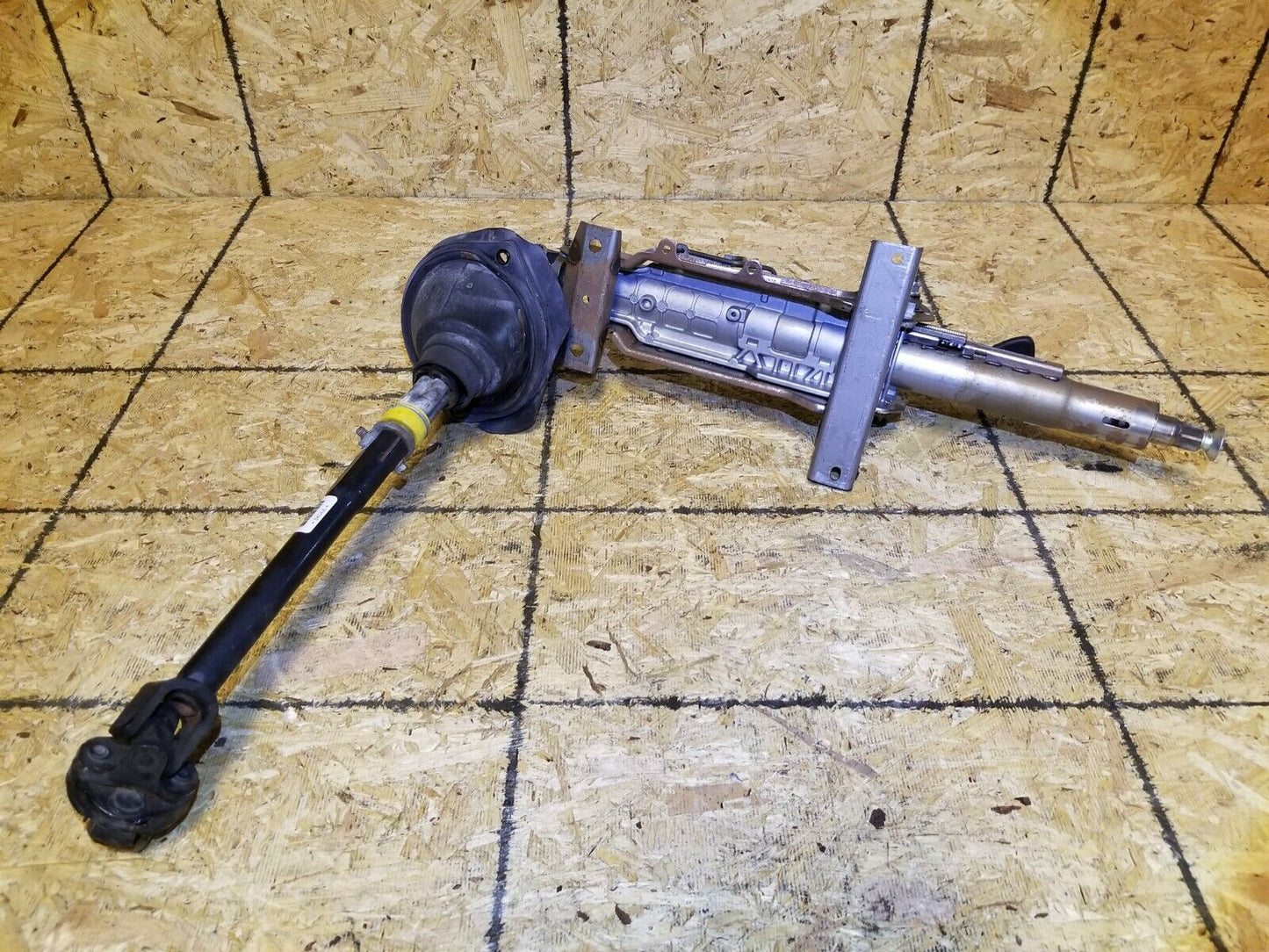 2015 Chrysler 300 3.6l RWD Steering Column W/ Shaft OEM 43k