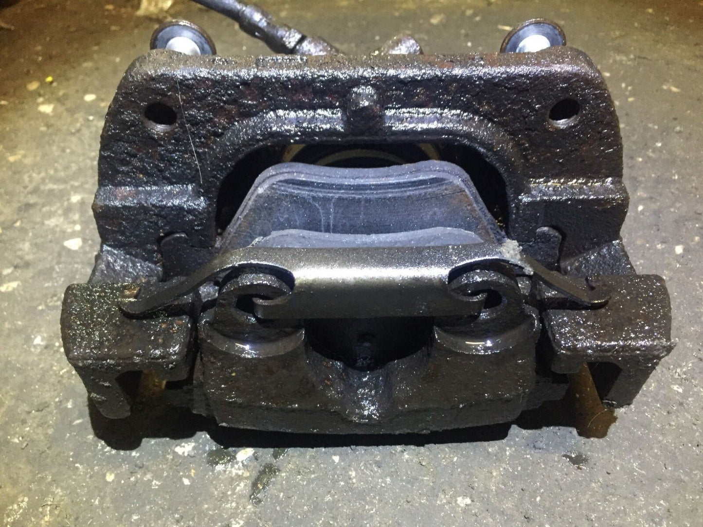 04 05 06 BMW X3 E83 3.0l Front Right Passenger Side Brake Caliper OEM D33