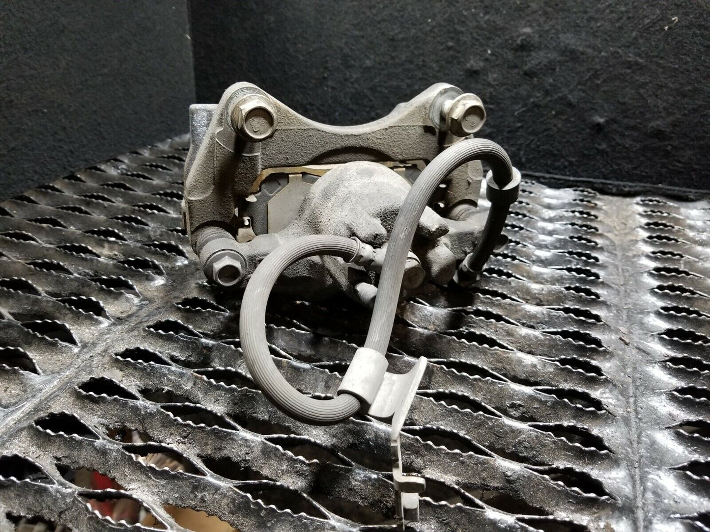 11 12 13 14 Chrysler 200 S Convertible Front Right Pass Side Brake Caliper OEM