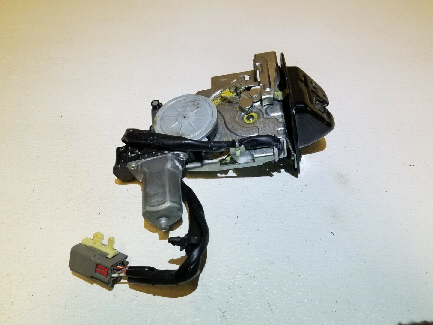 10 11 12 Lincoln MKT Trunk Lock Latch Actuator OEM