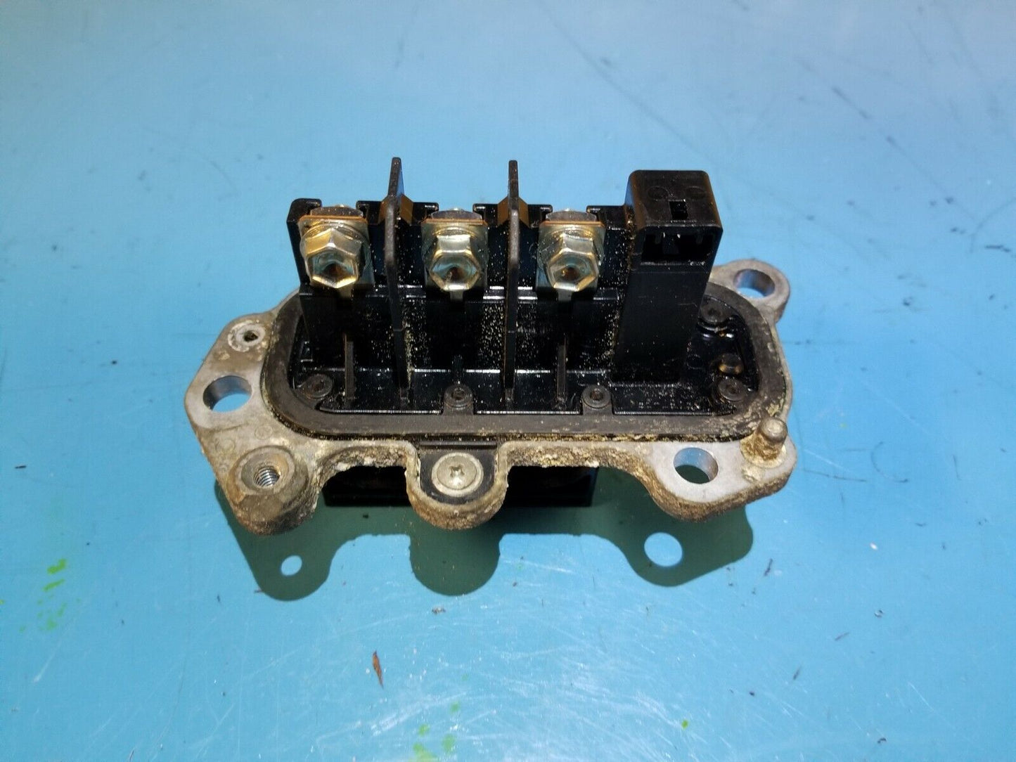 11 12 13 14 15 Lexus CT200h Transmission Plug Conector Bracket OEM