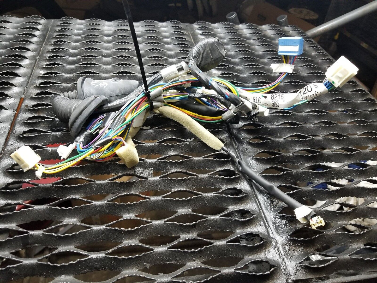 04 05 06 07 08 09 Toyota Prius Front Right Passenger Door Wire Harness Oem.