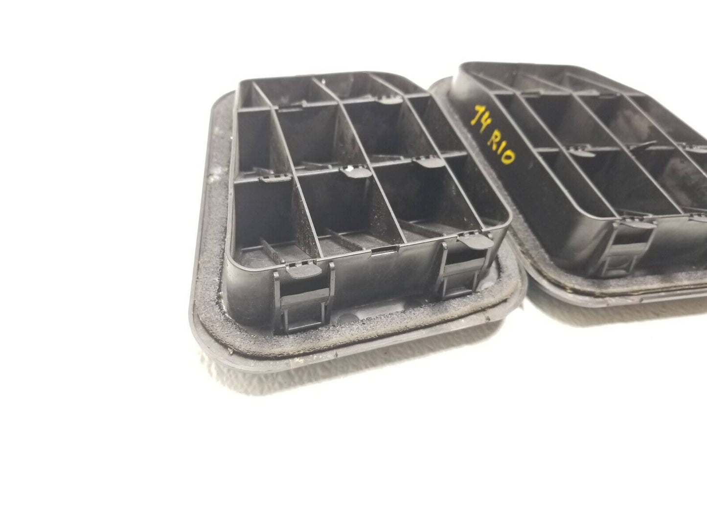 12 13 14 15 Kia Rio Quarter Panel Pressure Vent Pair OEM