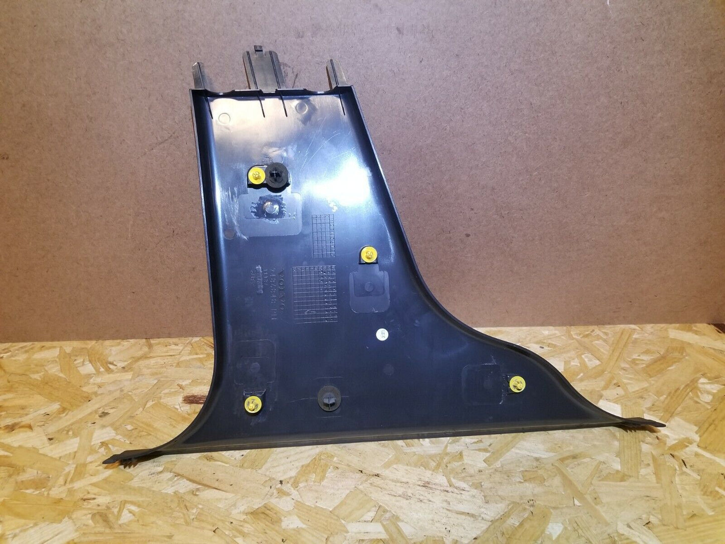05 06 07 Volvo S40 Right Passenger Side Center Lower B Pillar Trim Panel OEM
