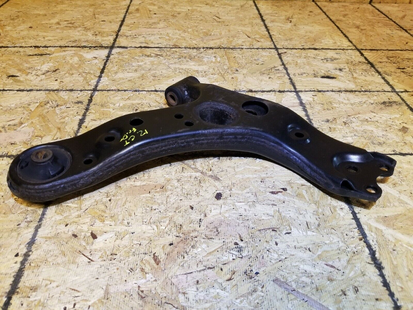 11 12 13 14 15 Lexus CT200h Front Left Driver Side Lower Control Arm OEM