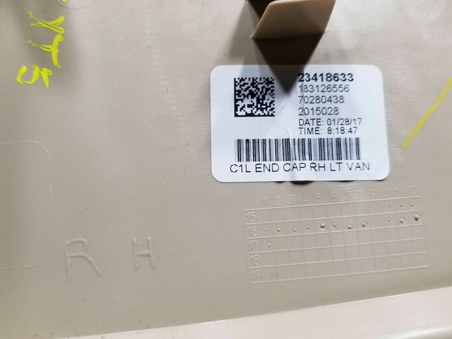 17 18 19 20 Cadillac Xt5 Dash End Cap Cover Trim Right Passenger Side OEM 34k