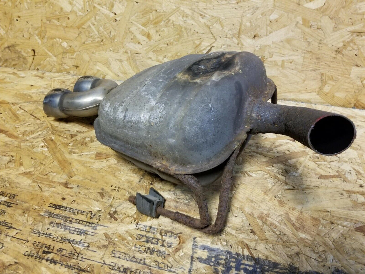 07 08 09 10 11 12 GMC Acadia Rear Right Passenger Side Exhaust Muffler Tips OEM