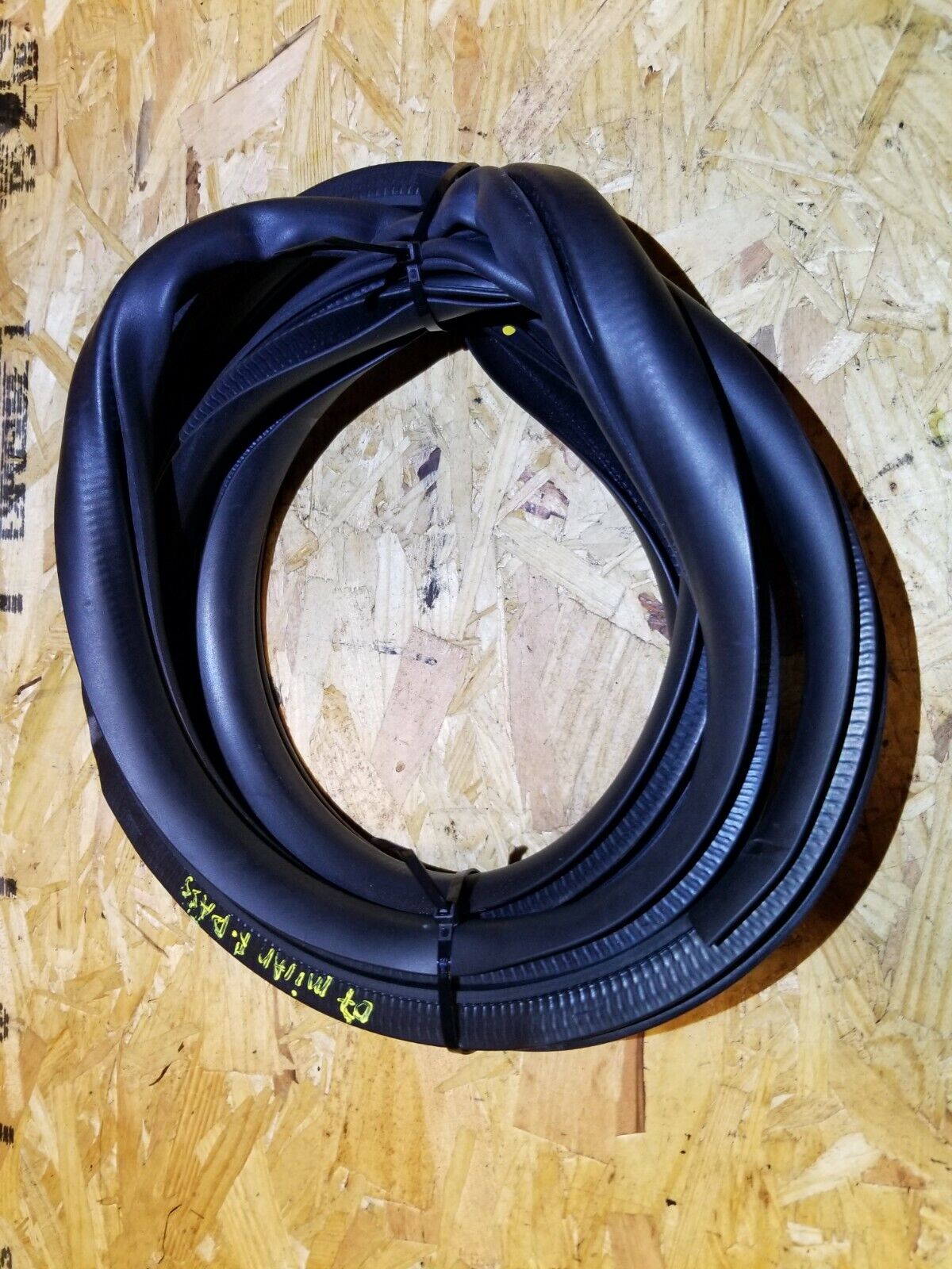 06 07 08 09 Mercury Milan Rear Right Passenger Side Door Weatherstrip Seal OEM