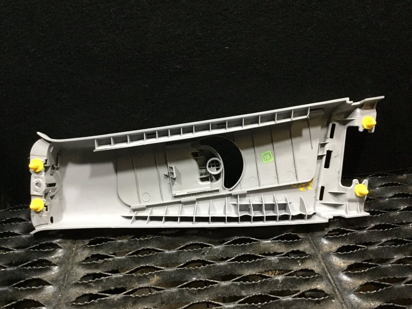 06 07 08 09 10 11 Kia Rio Center B-pillar Upper Trim Panel Right Passenger OEM