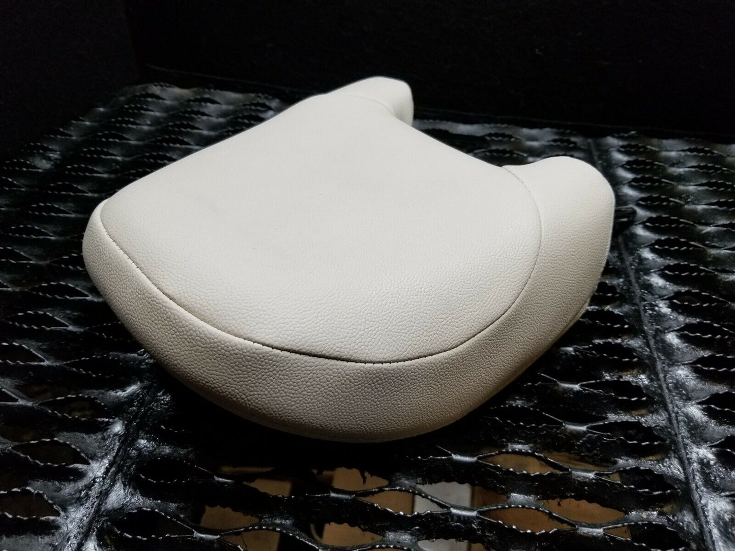 05 06 07 08 09 10 11 Volvo S40 Front Left Driver Seat Headrest Head Rest OEM