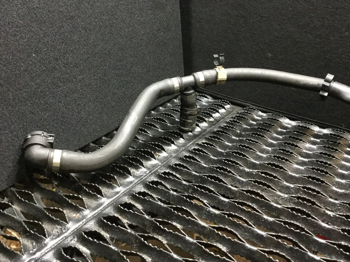 04 05 06 Porsche Cayenne 3.2l Radiator Hose Pipe Line OEM